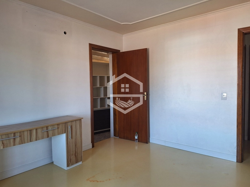 CASA ESTILO COLONIAL ACONCHEGANTE E BEM LOCALIZADA...: 9ª foto da galeria de imagens do imóvel