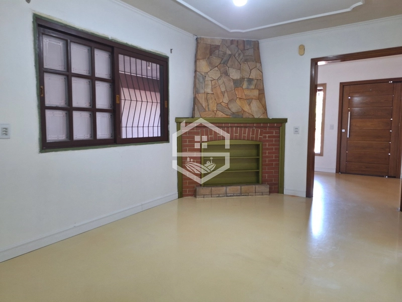 CASA ESTILO COLONIAL ACONCHEGANTE E BEM LOCALIZADA...: 3ª foto da galeria de imagens do imóvel