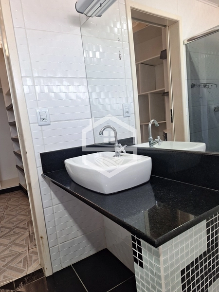 CASA ESTILO COLONIAL ACONCHEGANTE E BEM LOCALIZADA...: 17ª foto da galeria de imagens do imóvel