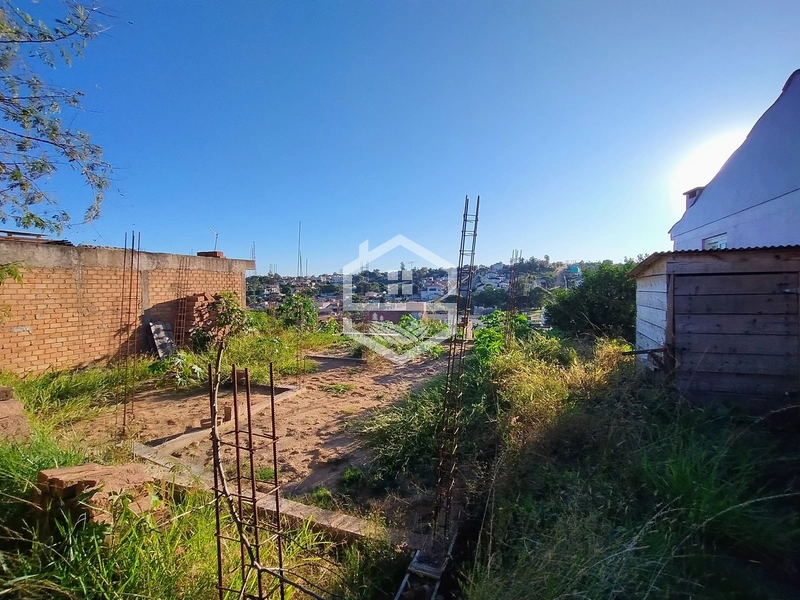 Terreno com Projeto para 02 pisos pronto.: 2ª foto da galeria de imagens do imóvel