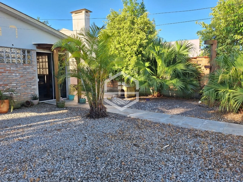 CASA COM PISCINA NO BAIRRO OLARIA!: 2ª foto da galeria de imagens do imóvel