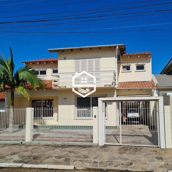 Casa 3 dormitórios para venda em Camaquã: 1ª foto da galeria de imagens do imóvel
