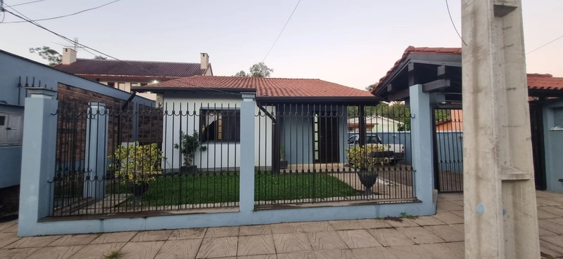 Casa com 3 Dormitórios e Amplo Pátio no Bairro São João, Montenegro