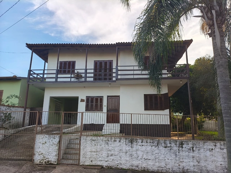 Casa de dois andares, à venda no Bairro São Paulo - Montenegro