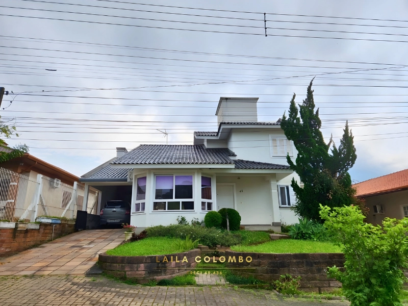 Casa semimobiliada, suíte + 2 quartos e Energia Solar em Pareci Novo
