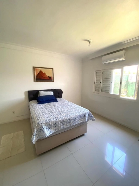 Casa Moderna de 251m² com Amplo Pátio Próximo ao Fórum, Montenegro: 11ª foto da galeria de imagens do imóvel