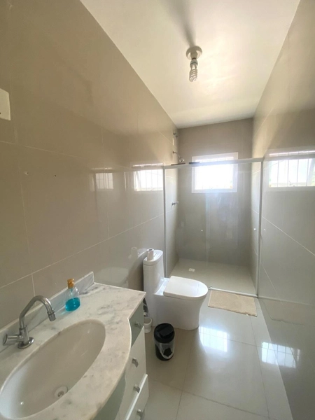 Casa Moderna de 251m² com Amplo Pátio Próximo ao Fórum, Montenegro: 17ª foto da galeria de imagens do imóvel