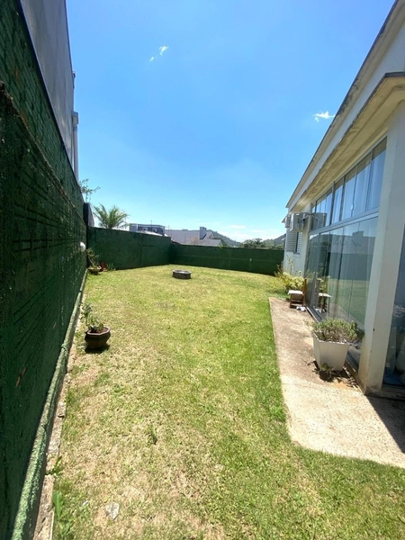 Casa Moderna de 251m² com Amplo Pátio Próximo ao Fórum, Montenegro: 24ª foto da galeria de imagens do imóvel