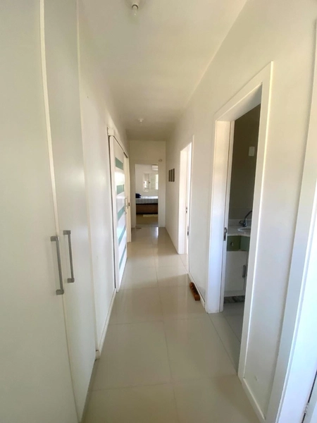 Casa Moderna de 251m² com Amplo Pátio Próximo ao Fórum, Montenegro: 15ª foto da galeria de imagens do imóvel