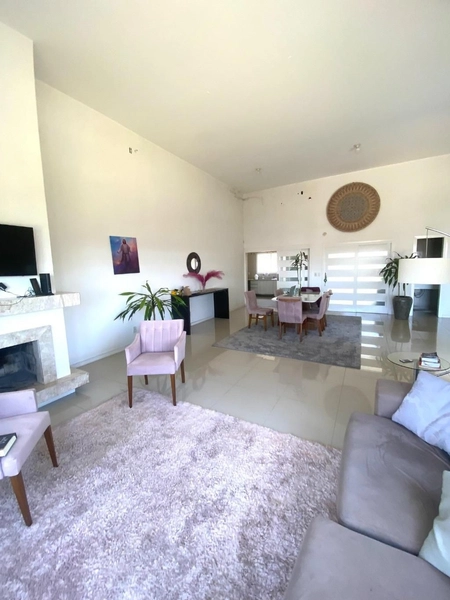 Casa Moderna de 251m² com Amplo Pátio Próximo ao Fórum, Montenegro: 9ª foto da galeria de imagens do imóvel