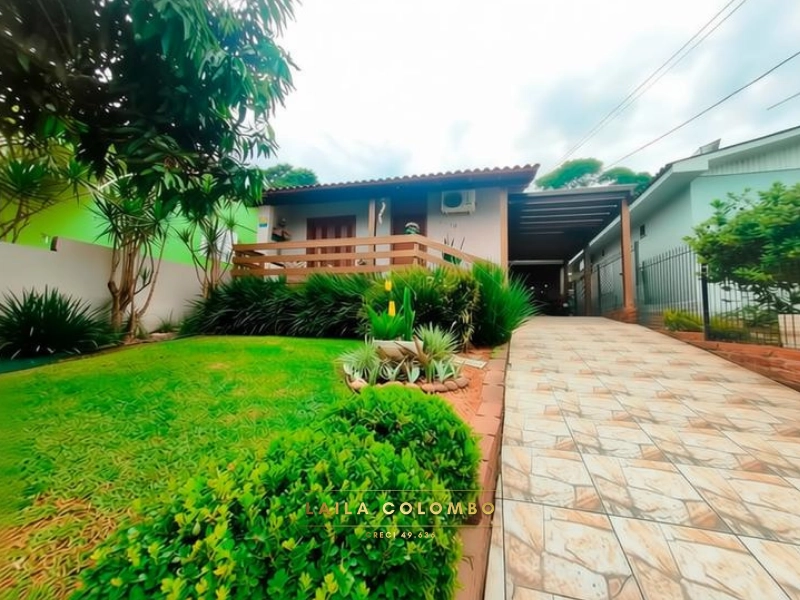 Casa com 3 Dormitórios, Piscina e Móveis Sob Medida em Montenegro