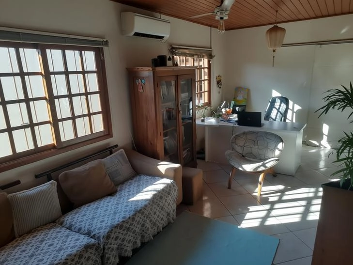 Casa de Alvenaria com 3 Dormitórios e Closet no Bairro Municipal: 20ª foto da galeria de imagens do imóvel