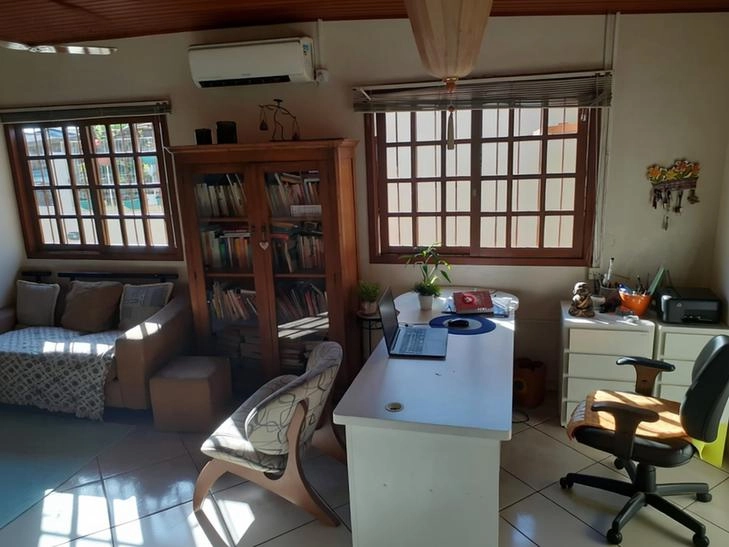 Casa de Alvenaria com 3 Dormitórios e Closet no Bairro Municipal: 18ª foto da galeria de imagens do imóvel