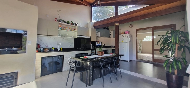 Casa com 3 Dormitórios, Escritório e Aquecimento Solar: 6ª foto da galeria de imagens do imóvel