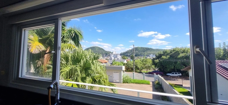 Casa de Alto Padrão com 4 Dormitórios no Bairro Rui Barbosa: 3ª foto da galeria de imagens do imóvel