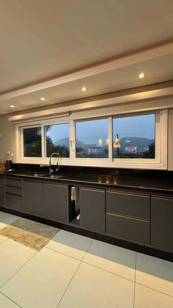 Casa de Alto Padrão com 4 Dormitórios no Bairro Rui Barbosa: 9ª foto da galeria de imagens do imóvel