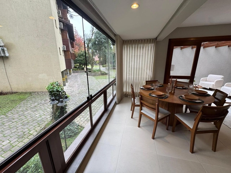 Apartamento Mobiliado com Suíte e Lareira no Bairro Bavária em Gramado: 1ª foto da galeria de imagens do imóvel
