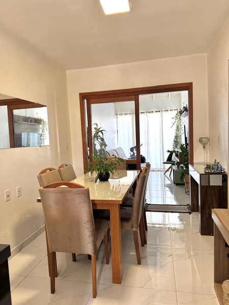 Casa em Condomínio Fechado de 2 Dormitórios no Bairro Senai