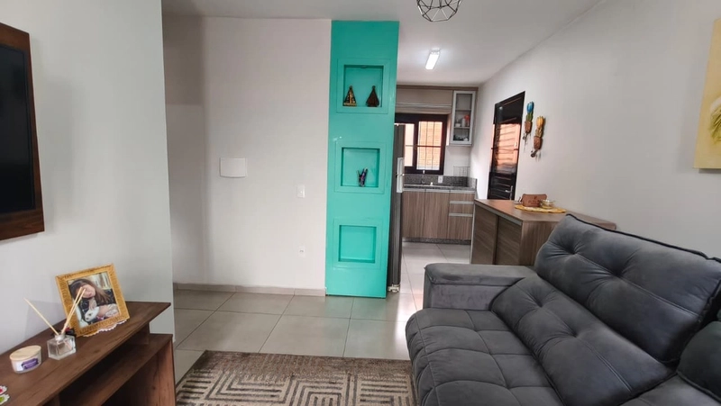 Casa 2 Dorms com Garagem Coberta e Pátio Fechado no Bairro Senai: 3ª foto da galeria de imagens do imóvel