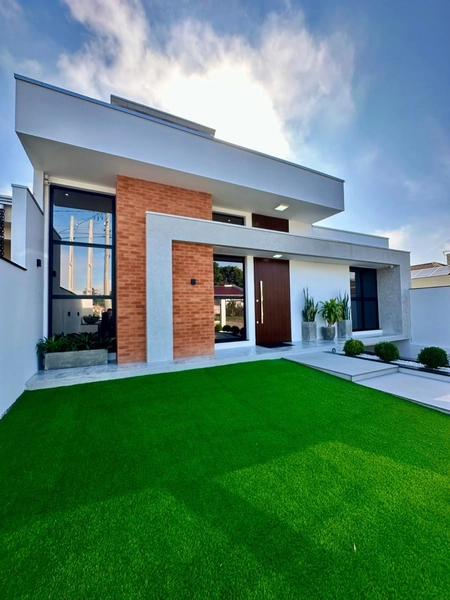 Casa de Alto Padrão de 214m² Semimobiliada no San Vicente: 1ª foto da galeria de imagens do imóvel