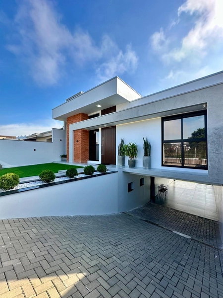 Casa de Alto Padrão de 214m² Semimobiliada no San Vicente: 2ª foto da galeria de imagens do imóvel