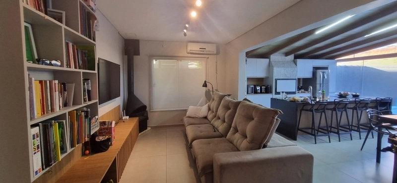 Casa de 3 Dormitórios com Piscina e Espaço Gourmet em Montenegro: 4ª foto da galeria de imagens do imóvel