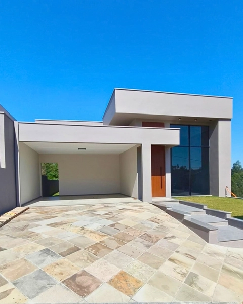 Casa de Alto Padrão com Lareira e Espaço Gourmet no Pontal dos Plátano