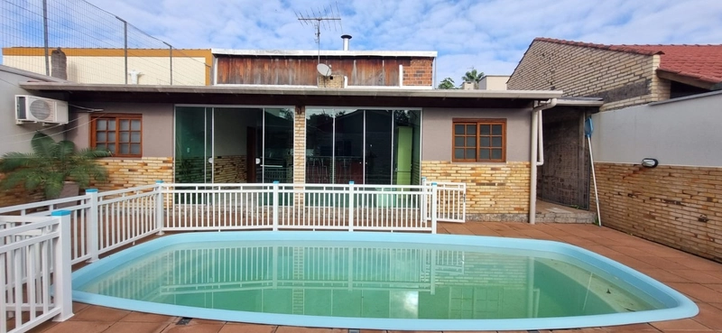 Casa à venda com excelente pátio e piscina no Bairro São João.: 4ª foto da galeria de imagens do imóvel
