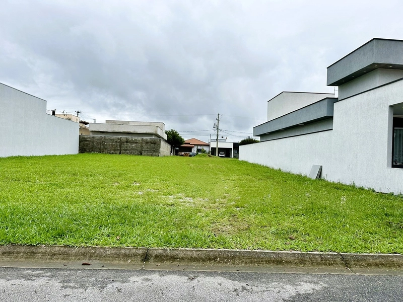 Terreno 300 metros plano em condomínio, Taubaté SP Condomínio Tecoara: 1ª foto da galeria de imagens do imóvel
