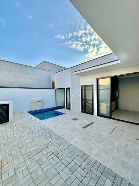 Casa nova 3 suítes, escritório, piscina, sauna e armários - Condomínio: 2ª foto da galeria de imagens do imóvel