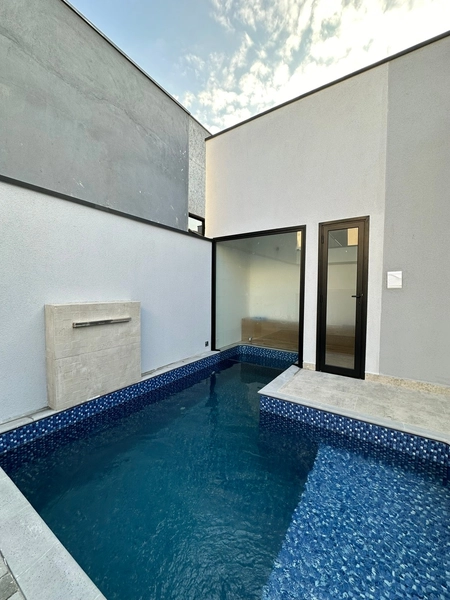 Casa nova 3 suítes, escritório, piscina, sauna e armários - Condomínio: 1ª foto da galeria de imagens do imóvel