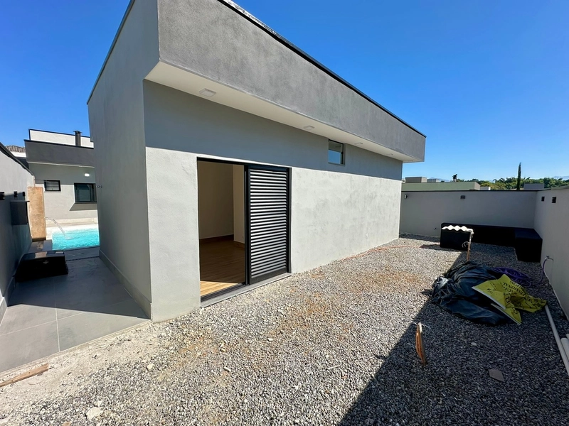 Casa térrea moderna nova com 3 dormitórios e piscina - Condominio: 31ª foto da galeria de imagens do imóvel