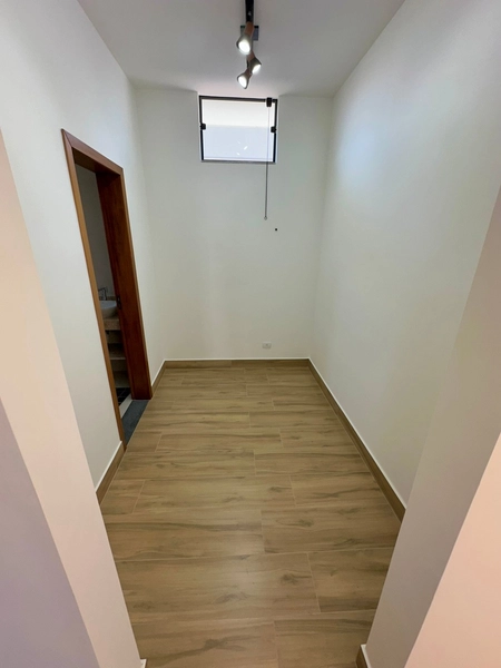 Casa térrea moderna nova com 3 dormitórios e piscina - Condominio: 36ª foto da galeria de imagens do imóvel