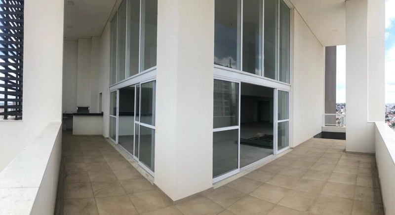 Apartamento de luxo, 4 suítes, escritório, pé direito duplo e 5 vagas: 2ª foto da galeria de imagens do imóvel