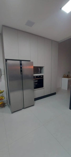 Casa térrea semi mobiliada com armários, piscina, 3 suítes, escritorio: 5ª foto da galeria de imagens do imóvel