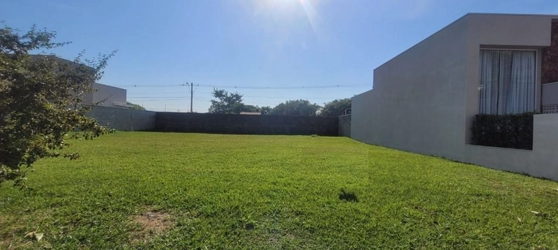 Terreno plano 300 metros no Condomínio Campos do Conde 2 Versailles: 2ª foto da galeria de imagens do imóvel