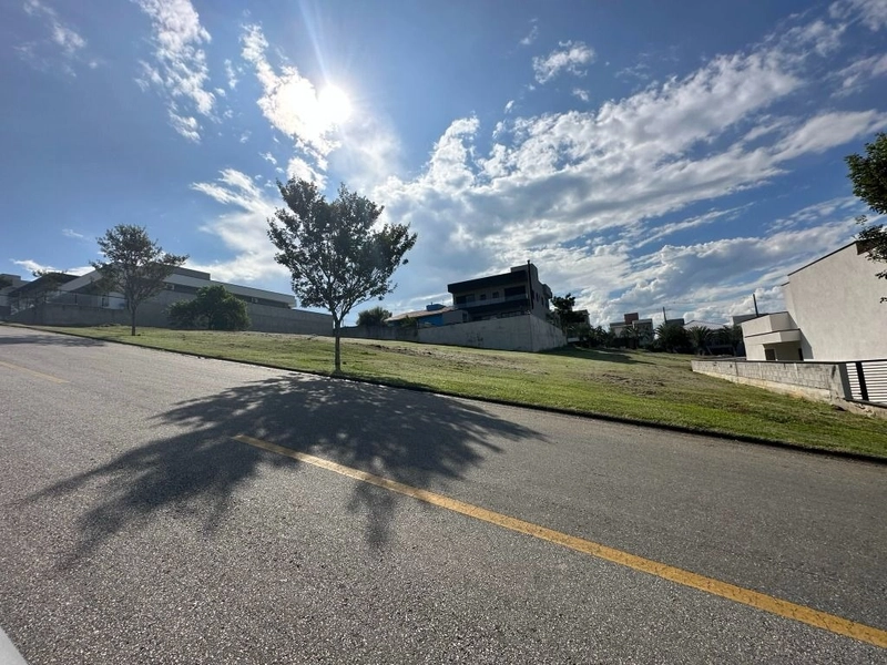 Terreno à venda 406 m2 - Condomínio Reserva dos Lagos, Pindamonhangaba: 1ª foto da galeria de imagens do imóvel