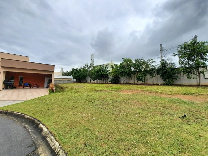 Terreno plano com 554 m2 condomínio fechado alto padrão em Taubaté SP: 4ª foto da galeria de imagens do imóvel