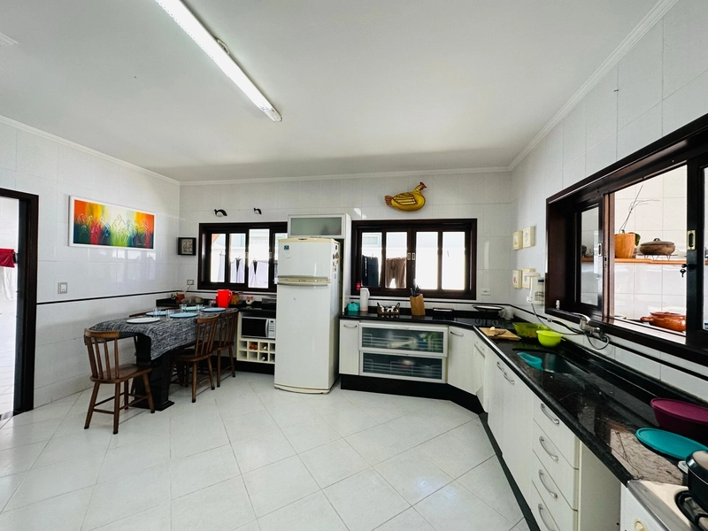 Casa com 4 suítes, piscina e sauna - Condomínio Taubaté Village SP: 10ª foto da galeria de imagens do imóvel