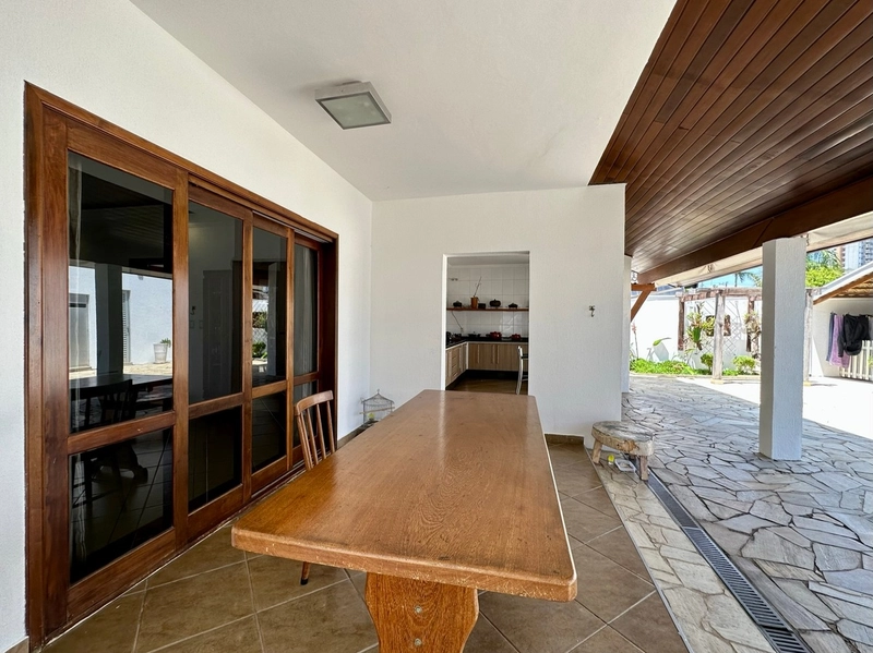 Casa com 4 suítes, piscina e sauna - Condomínio Taubaté Village SP: 35ª foto da galeria de imagens do imóvel