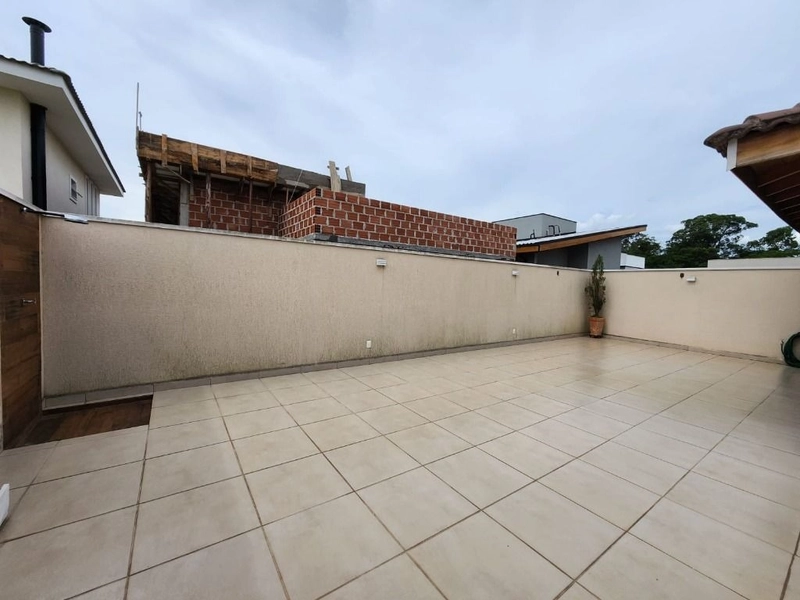 Sobrado semi mobiliado com armários, 4 suítes e quintal - Condomínio: 11ª foto da galeria de imagens do imóvel