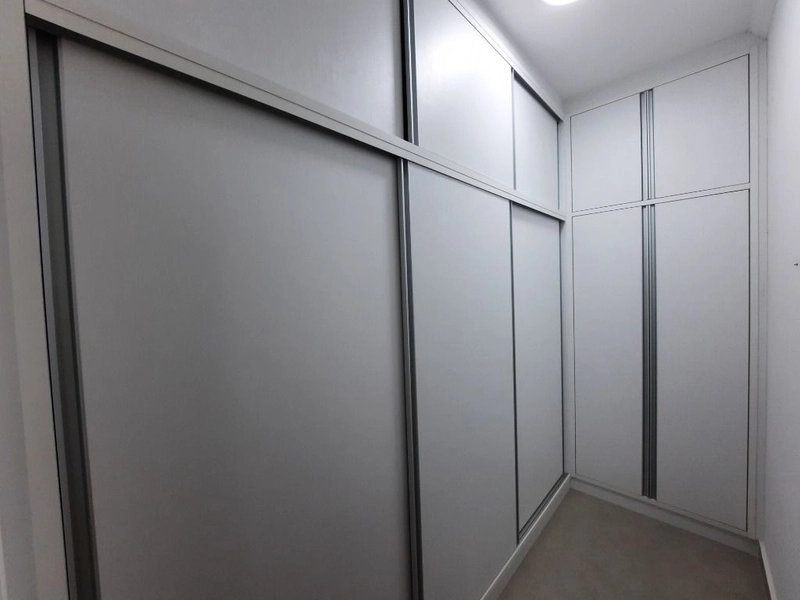 Sobrado semi mobiliado com armários, 4 suítes e quintal - Condomínio: 46ª foto da galeria de imagens do imóvel