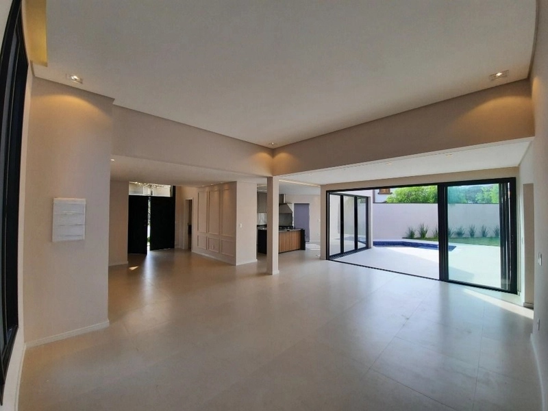 Casa semi mobiliada com 4 dormitórios + escritório, piscina e gourmet: 4ª foto da galeria de imagens do imóvel