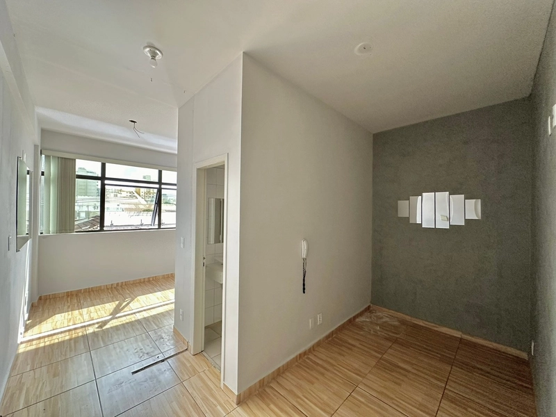 Sala comercial com elevador e recepção, no Centro de Taubaté SP: 9ª foto da galeria de imagens do imóvel