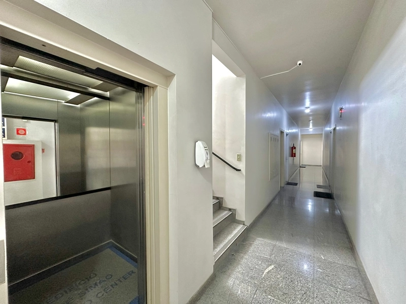 Sala comercial com elevador e recepção, no Centro de Taubaté SP: 15ª foto da galeria de imagens do imóvel