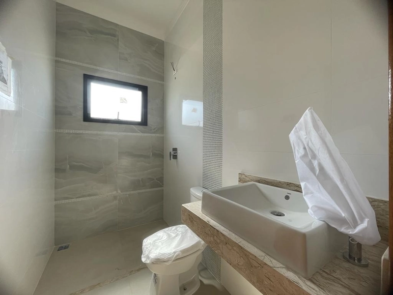 Casa térrea nova com 3 dormitórios, condomínio fechado em Tremembé SP: 2ª foto da galeria de imagens do imóvel