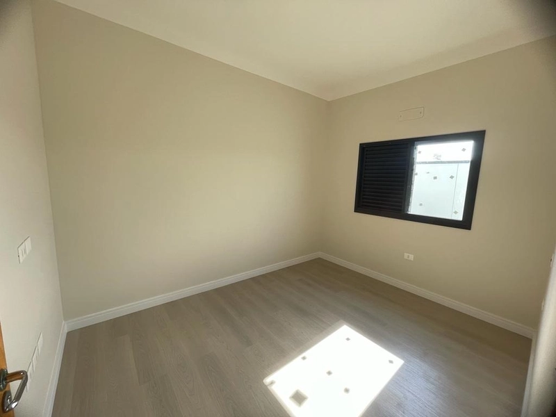 Casa térrea nova com 3 dormitórios, condomínio fechado em Tremembé SP: 3ª foto da galeria de imagens do imóvel