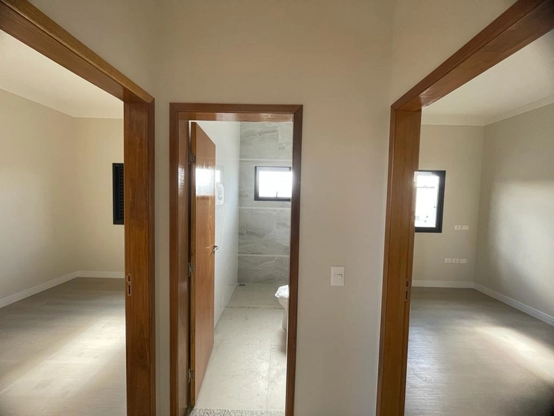 Casa térrea nova com 3 dormitórios, condomínio fechado em Tremembé SP: 4ª foto da galeria de imagens do imóvel