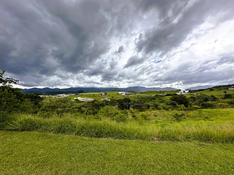 Terreno com vista livre serra da mantiqueira e por do sol. Condominio: 1ª foto da galeria de imagens do imóvel