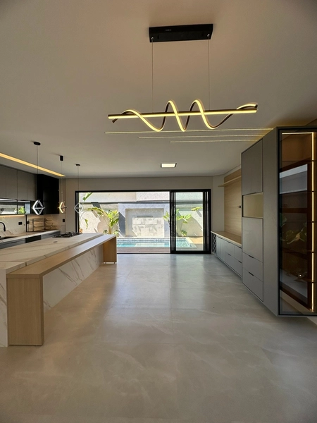 Casa nova com 4 suítes e piscina! Condomínio OuroVille Taubaté SP: 8ª foto da galeria de imagens do imóvel